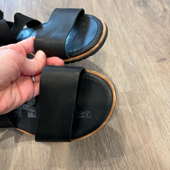 Sorel ‘Ella Cross Gem’ Sandal • Size - 9.5 - Picture 5 of 8